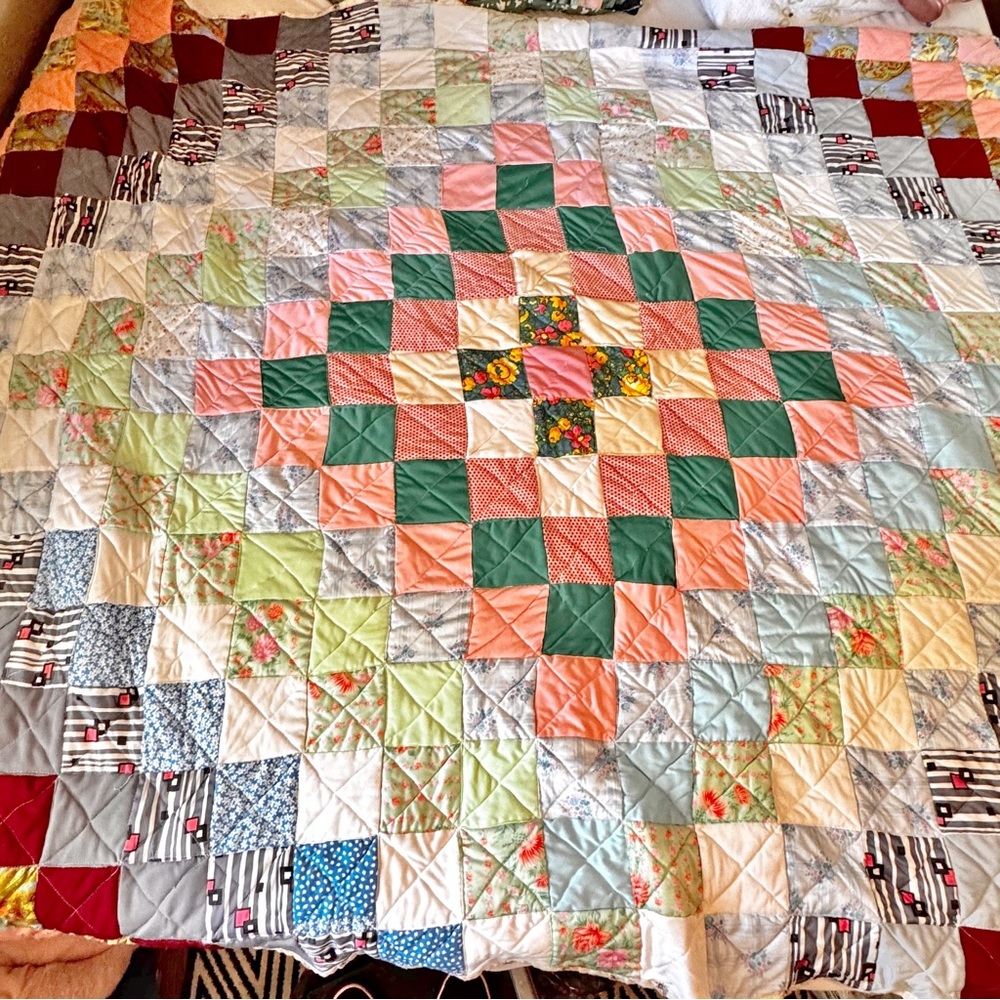 Vintage Trip Around The World Scrappy Patchwork Quilt w/ Floral Reverse Handmade